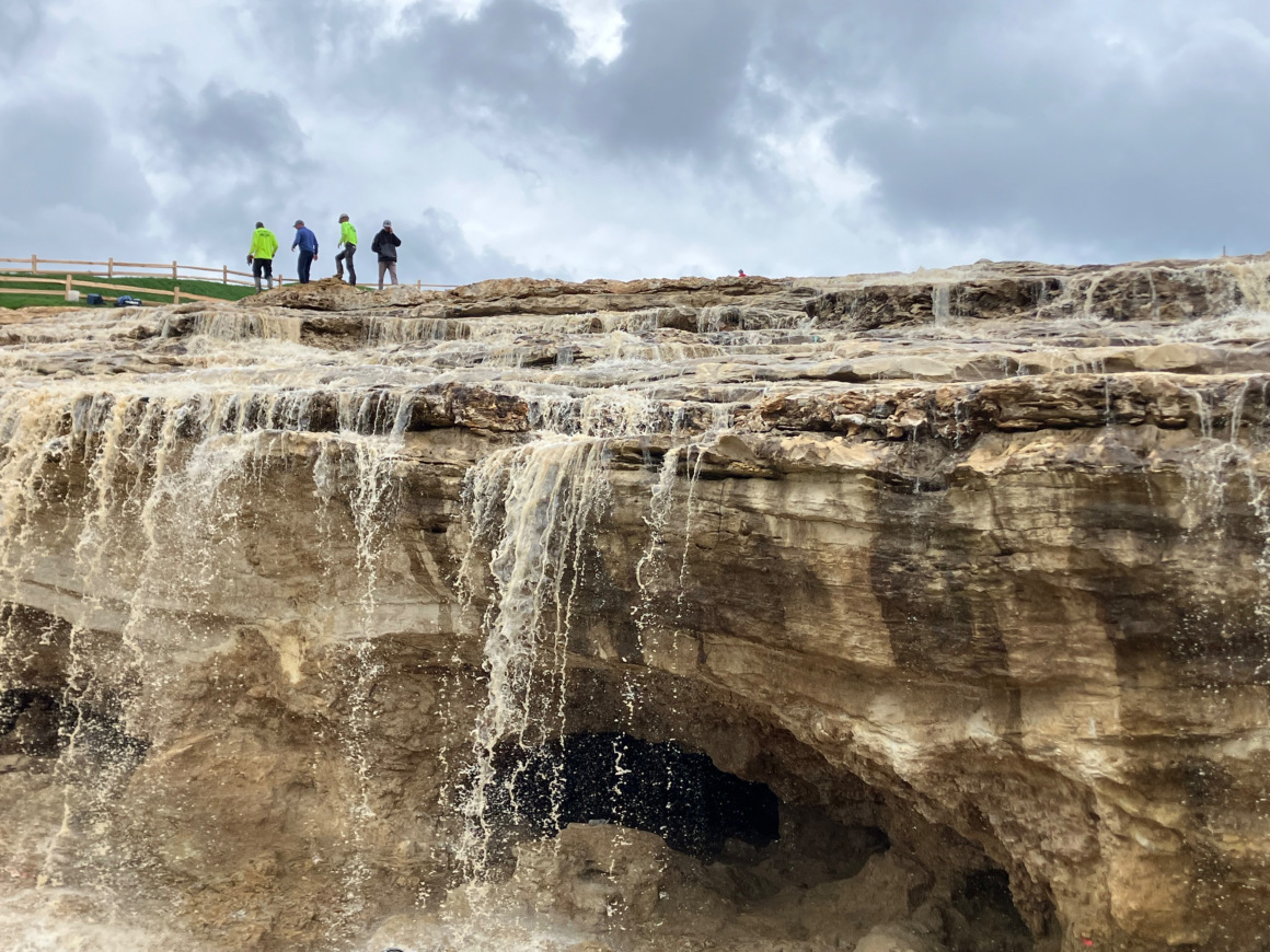 zoo exhibit rockwork
